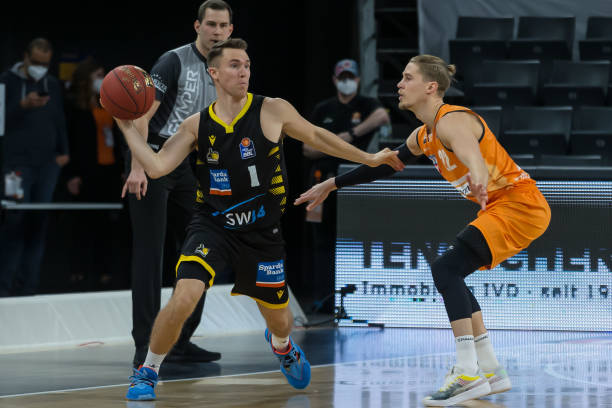 员在经历此 员在经历此